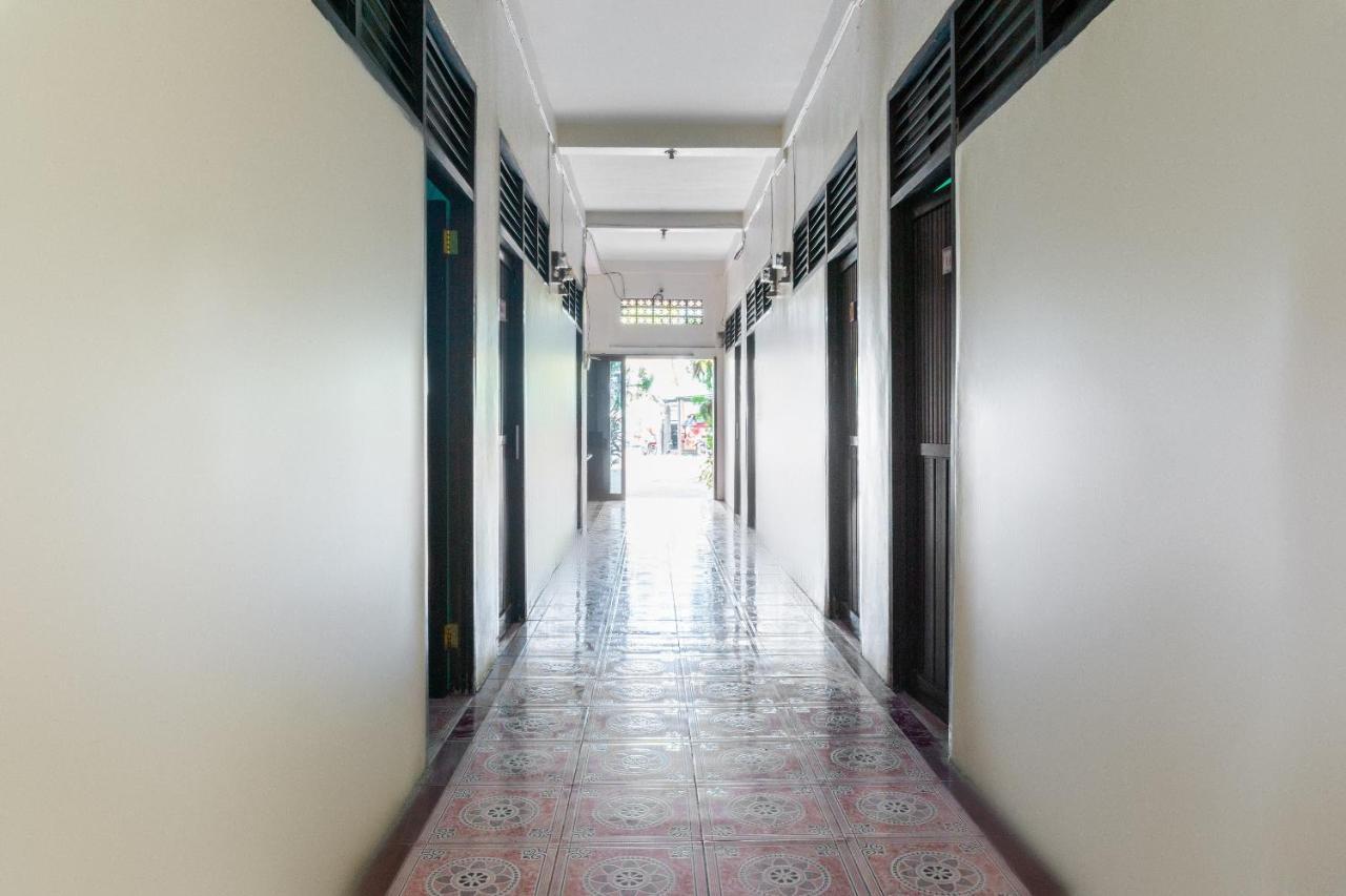 Oyo 3095 Semarapura Homestay Макасар Екстер'єр фото