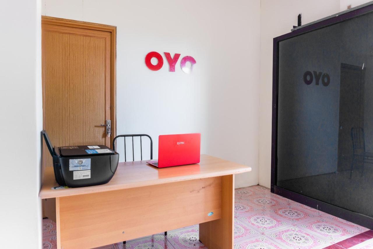Oyo 3095 Semarapura Homestay Макасар Екстер'єр фото