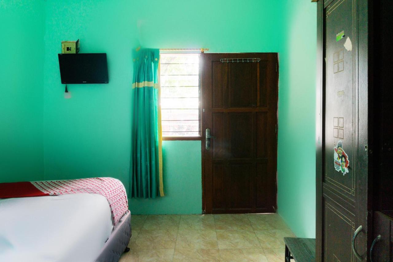 Oyo 3095 Semarapura Homestay Макасар Екстер'єр фото