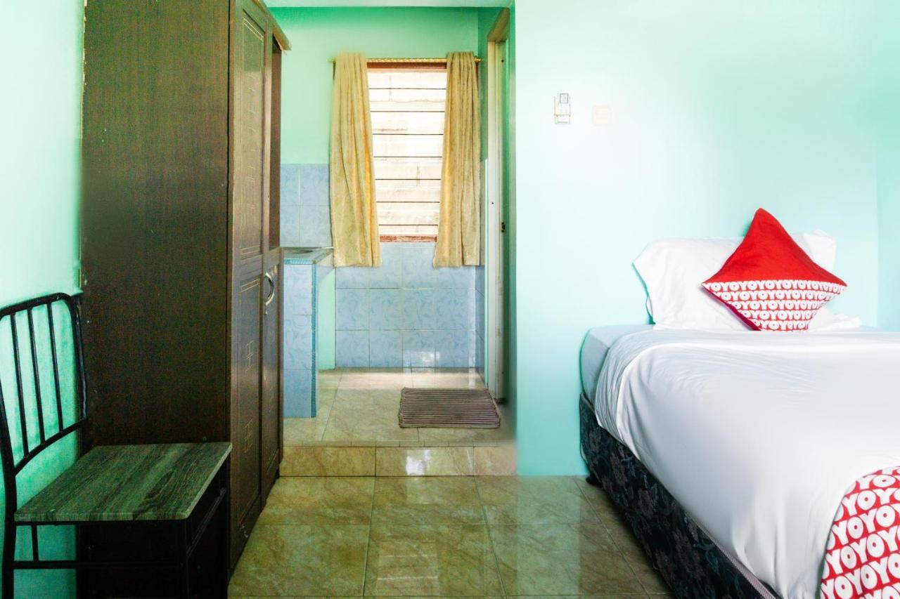 Oyo 3095 Semarapura Homestay Макасар Екстер'єр фото