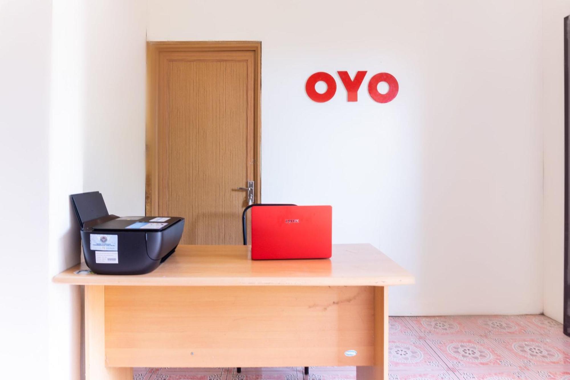 Oyo 3095 Semarapura Homestay Макасар Екстер'єр фото